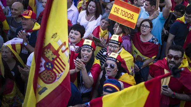 Un joven vigués acaba con contusiones y varios dientes rotos por manifestarse en favor de la unidad de España