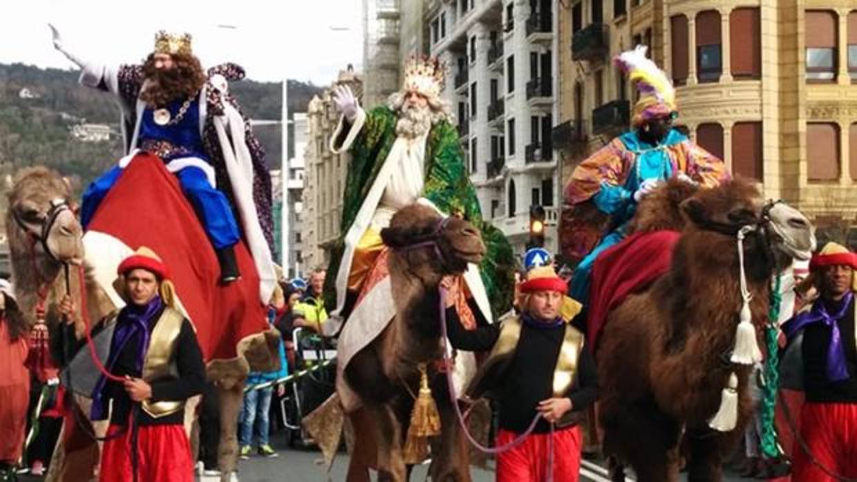Las cabalgatas de los Reyes Magos recorrerán las calles de Bilbao, San Sebastián y Vitoria