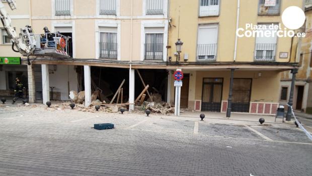 Rescatadas dos mujeres tras derrumbarse la fachada de una vivienda en Tarancón