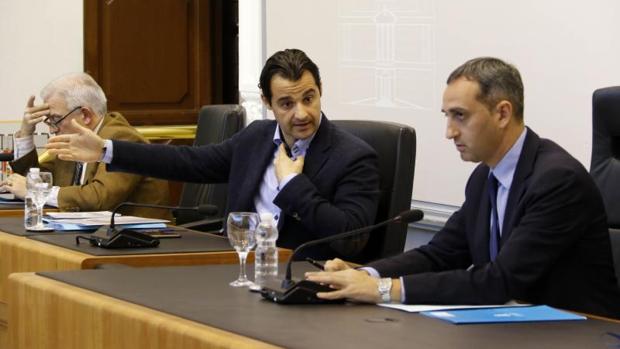 El presidente de la Diputación de Alicante evita la reprobación de José Císcar