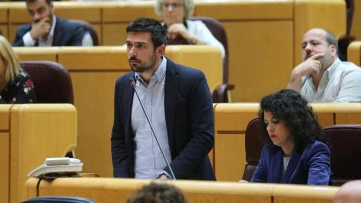 Ramón Espinar disculpa la ausencia de Pablo Iglesias alegando que «es Navidad»