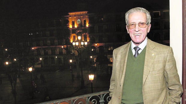 La estatua de homenaje de Toledo a Bahamontes, en su recta final