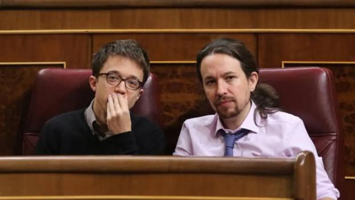 Errejón e Iglesias, en febrero e 2017, en una sesión de control al Gobierno en el Congreso de los Diputados