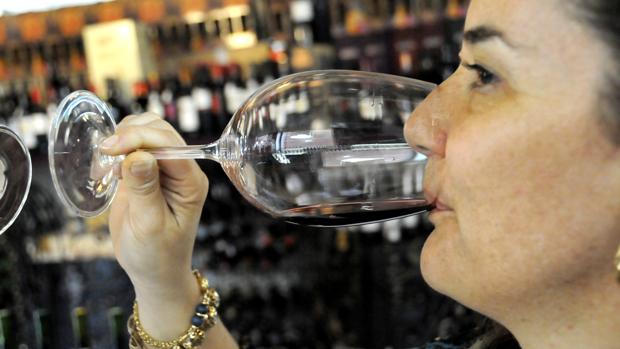 Los castellano-manchegos, los que menos vino beben en España, pese a más extensión en viñedo