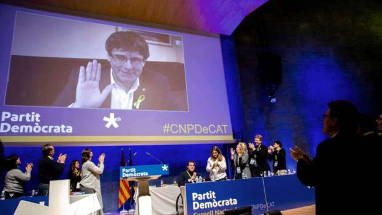 Puigdemont, durante su intervención en el Consell Nacional del PDECat