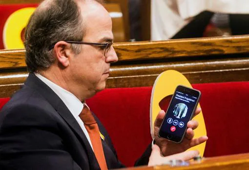 El diputado de Junts per Catalunya, Jordi Turull, le pasó la llamada de Puigdemont a Roger Torrent
