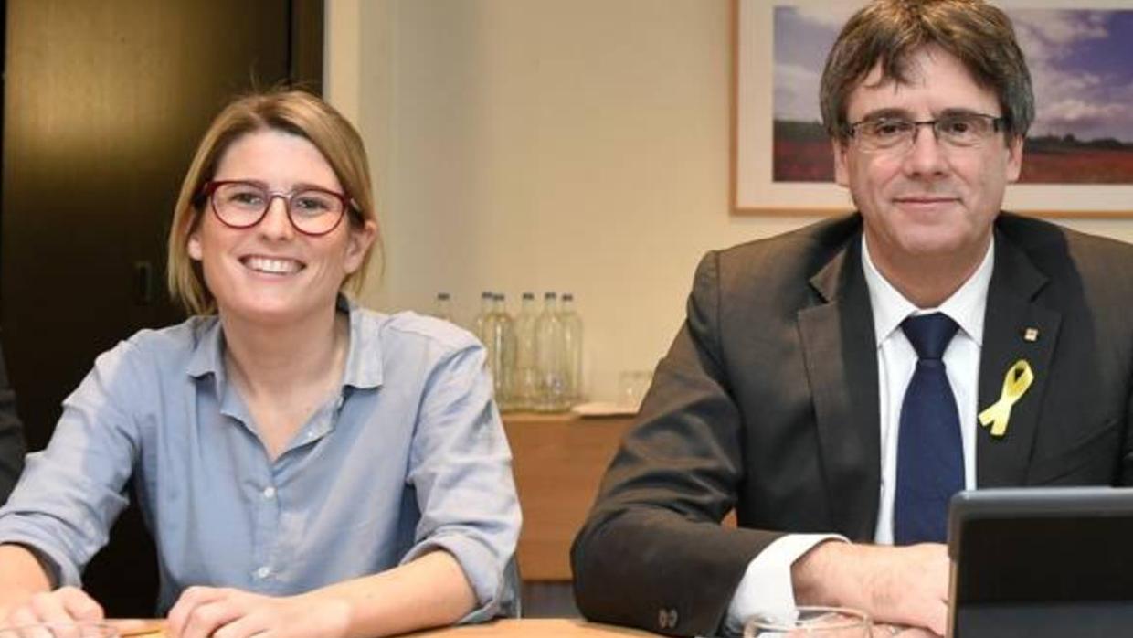 Elsa Artadi con Carles Puigdemont en una reunión en Bélgica