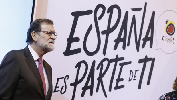 Rajoy augura que España, «una gran nación», superará pronto a Francia como primera potencia en turismo