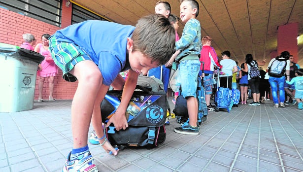 Al «cole» se va en bici o patín