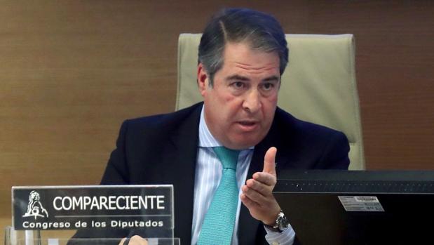 El director de la DGT reconoce «fallos» en la crisis de las nevadas pero los atribuye a la concesionaria de la AP-6