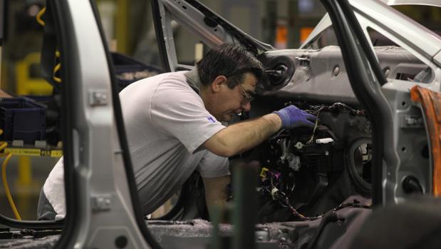 La tensión laboral se dispara en Opel, la mayor fábrica de Aragón: más de 8.000 trabajadores en vilo