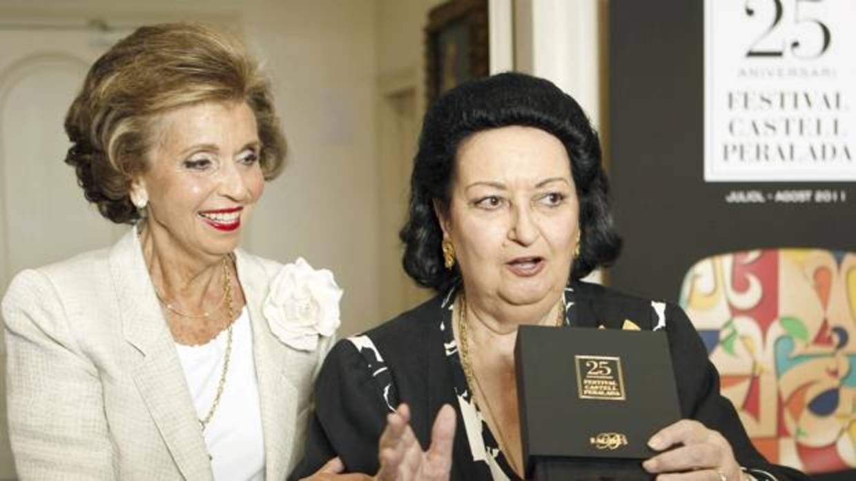 Carmen Mateu, junto Montserrat Caballé en una imagen de 2011