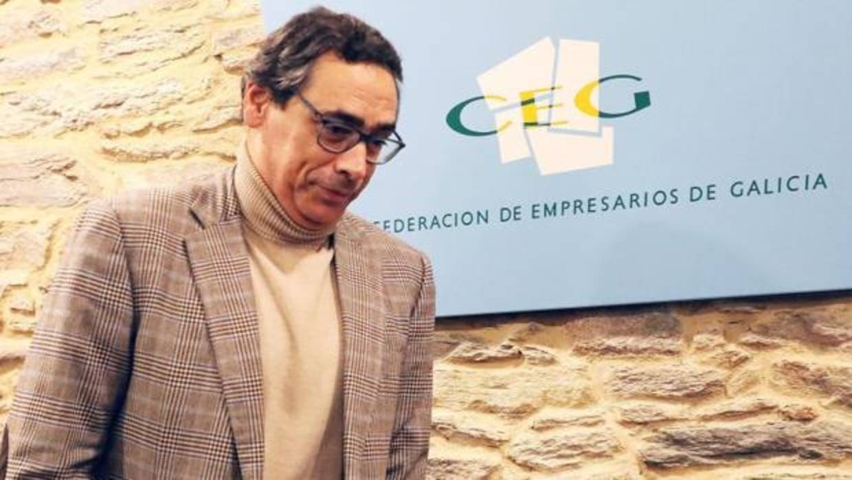 El expresidente de la CEG, Antón Arias, momentos antes de anunciar su dimisión