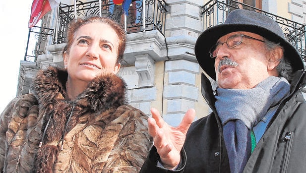 María Josefa García Cirac y Antonio Colinas, ayer en La Bañeza