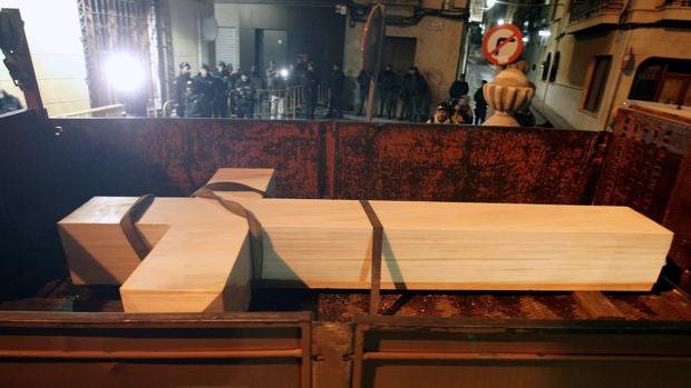 El alcalde de Callosa, tras la retirada de la Cruz de los Caídos: «Los altercados han sido mínimos»