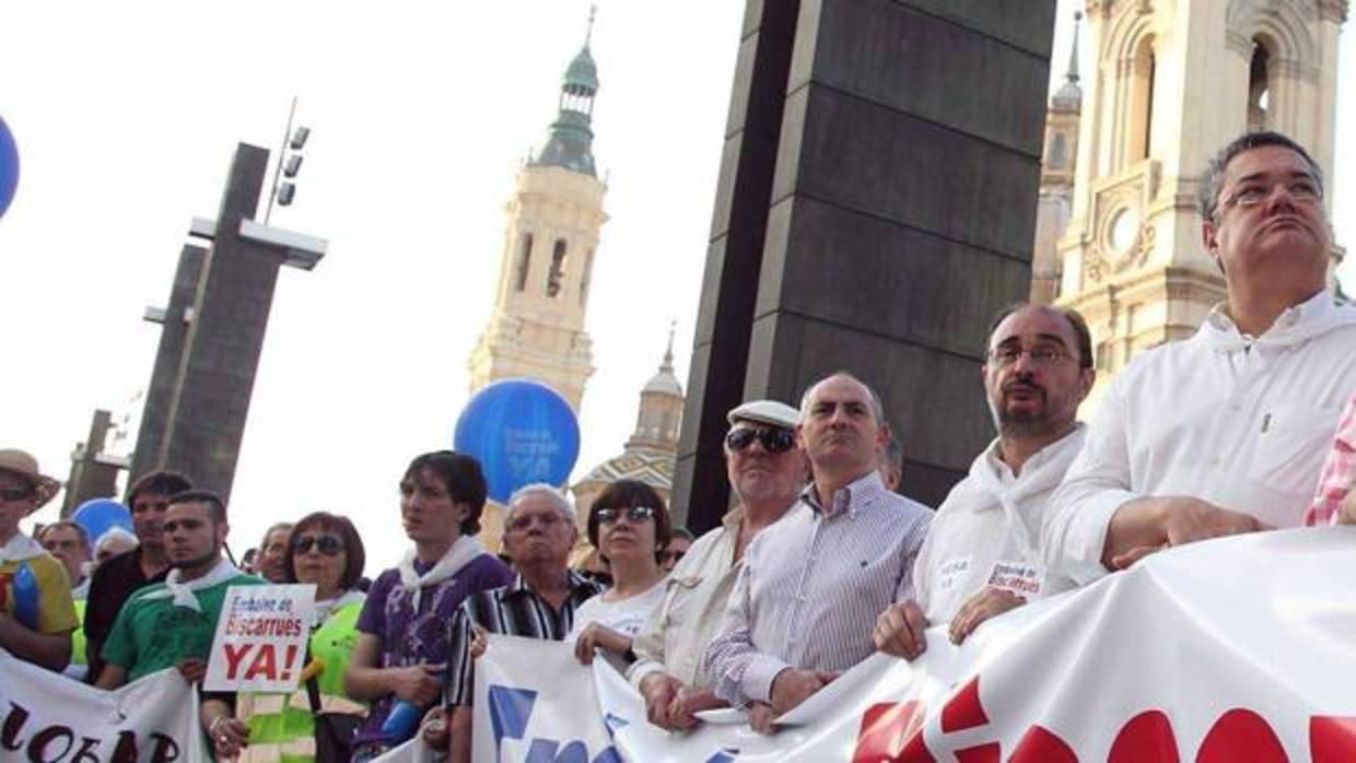 La nueva presa responde a una reivindicación histórica, reclamada en varias manifestaciones. En la imagen, la que tuvo lugar en Zaragoza en 2011