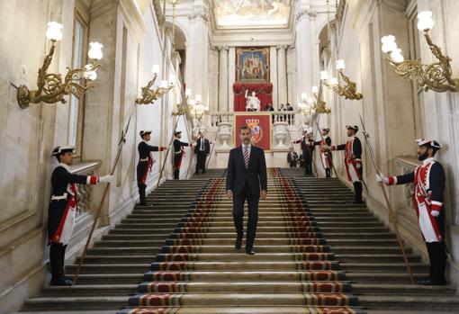 La Guardia Real felicita al Rey con un emotivo vídeo
