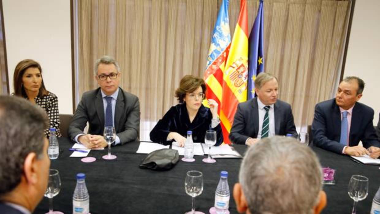 La vicepresidenta del Gobierno, Soraya Sáenz de Santamaría, durante la reunión con los empresarios