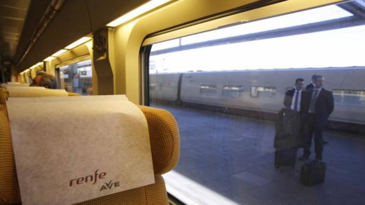Tren AVE de Madrid-Castellón en su viaje inaugural
