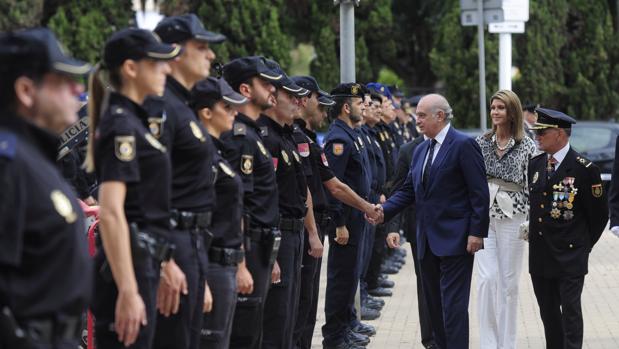 La Policía Nacional recupera actos conmemorativos en Cataluña tras el referéndum ilegal del 1-O