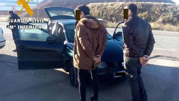 Robaban en casas de ancianos tras hacerse pasar por empleados de una compañía eléctrica