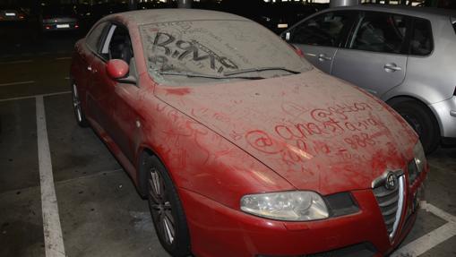 Los coches abandonados en el aeropuerto de Barajas: historias que se quedaron en tierra