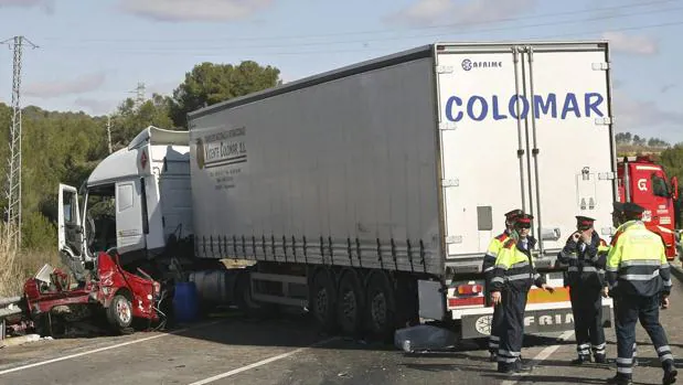 Tres muertos en un accidente de tráfico en la N-340 en Comarruga (Tarragona)