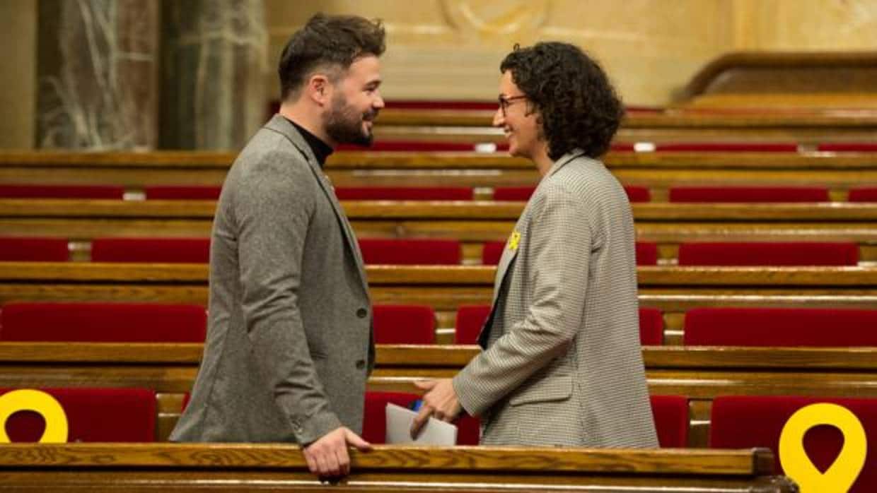 Gabriel Rufián y Marta Rovira en el parlamento de Cataluña