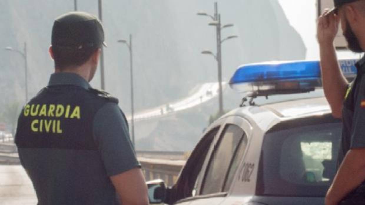 Detenida una turista desnuda y borracha que abandonó a su hija