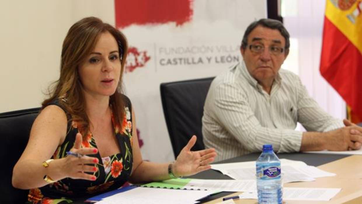 Silvia Clemente junto al alcalde de Villalar de los Comuneros, Luis Alonso Laguna, en una imagen de archivo