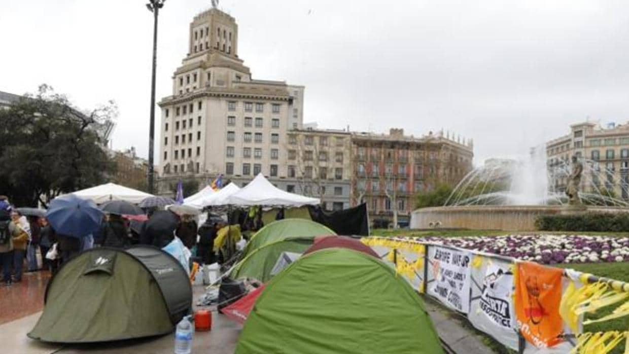 El campamento de los independentistas en el centro de Barcelona