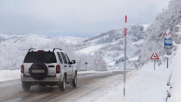 Nivel rojo por nieve en la A-6, entre La Coruña y Lugo