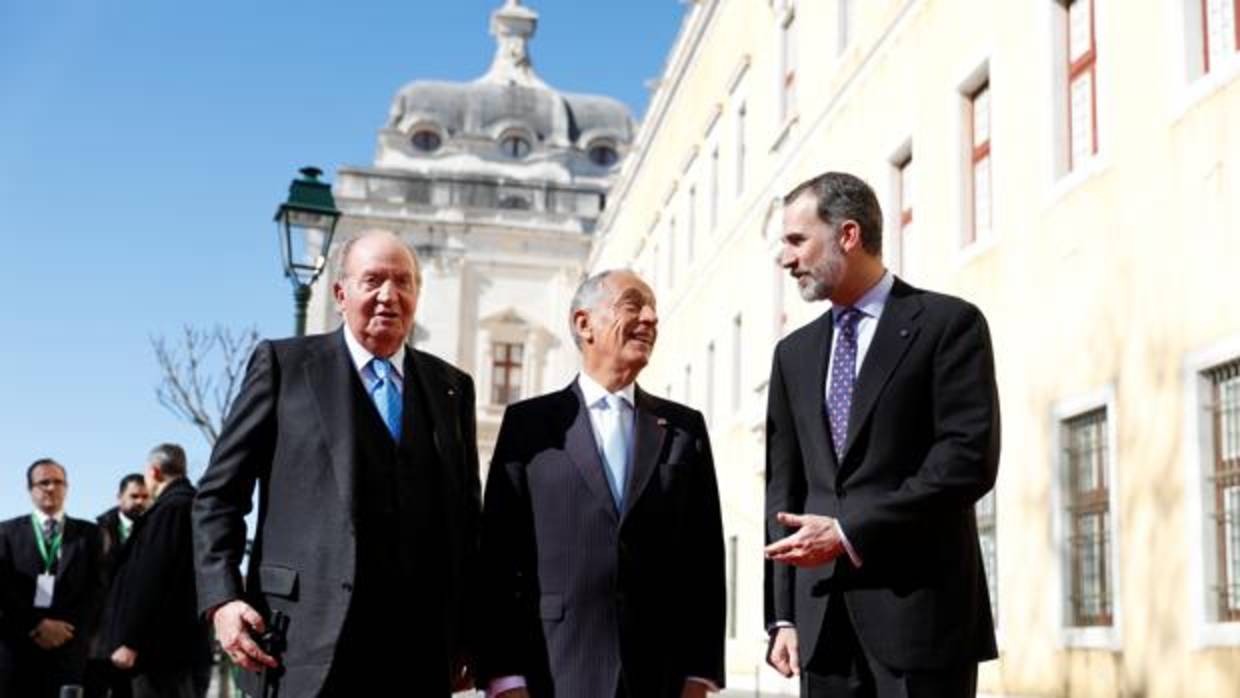 Juan Carlos I y Felipe Vi junto a Marcelo Rebelo de Sousa