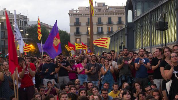 Las juventudes de la CUP reivindican el ataque a una comisaría de la Policía Nacional en Terrassa