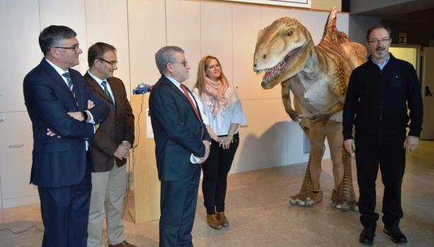 Cuenca estrena una réplica móvil del dinosauro «Pepito»