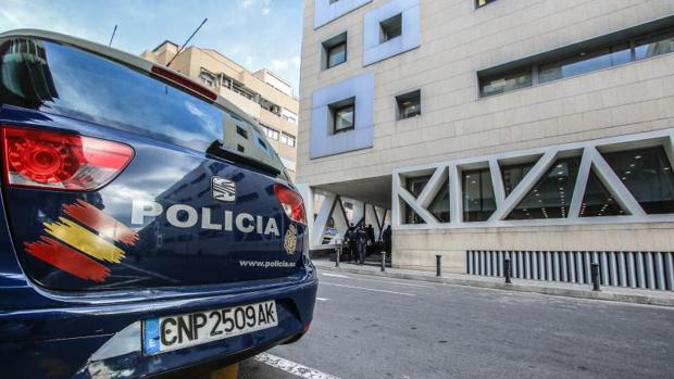 Sorprendidos in fraganti desvalijando tragaperras al ser captados por las cámaras de seguridad