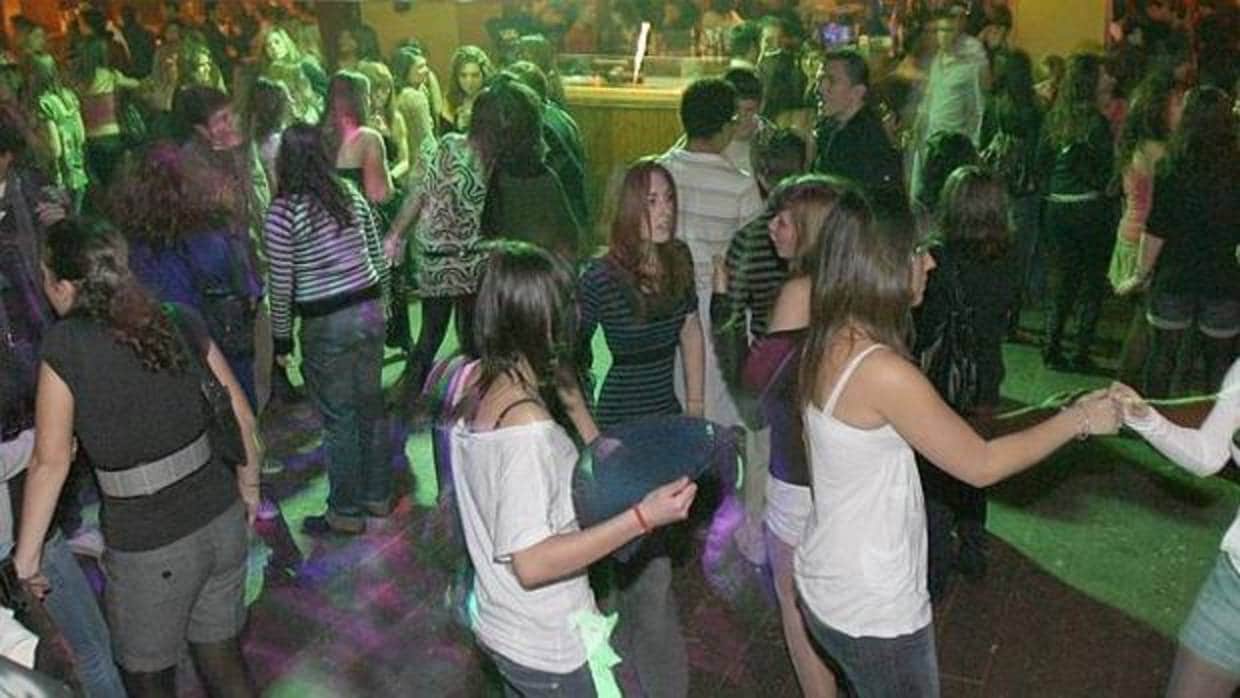 Imagen de archivo de una fiesta juvenil en Madrid