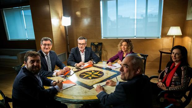 Fracaso absoluto de la reunión entre PSOE y Ciudadanos para modificar la ley electoral