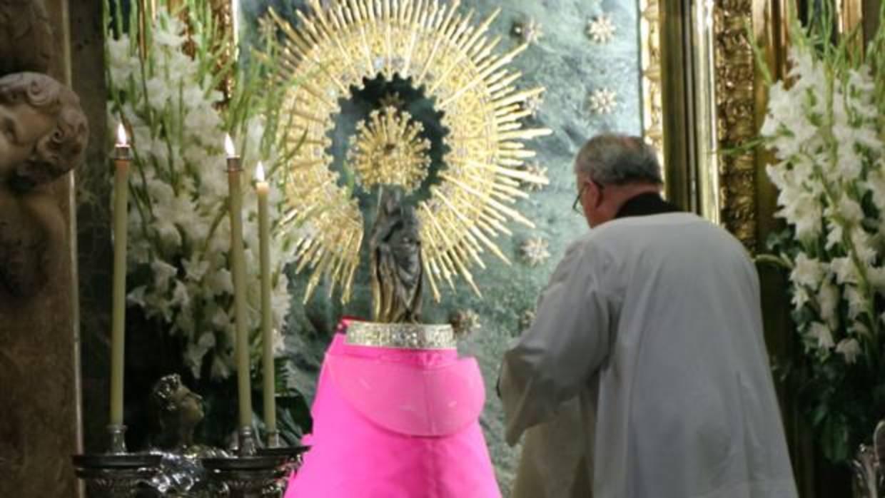La imagen de la Virgen del Pilar, en su Basílica zaragozana