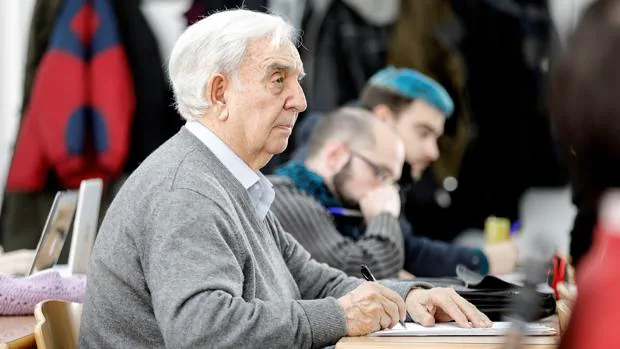 Bruselas desea «buena suerte» al estudiante valenciano de 80 años para su Erasmus en Verona