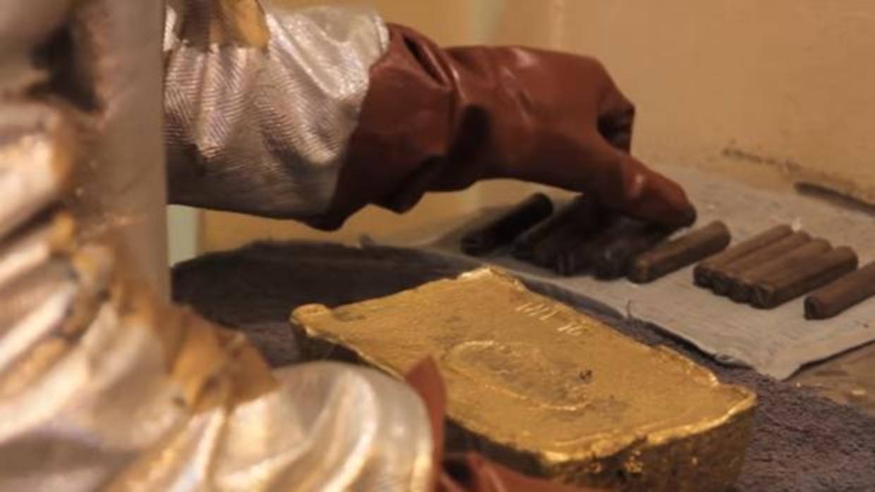 Sellado de un lingote de oro en Kinross Gold en Mauritania