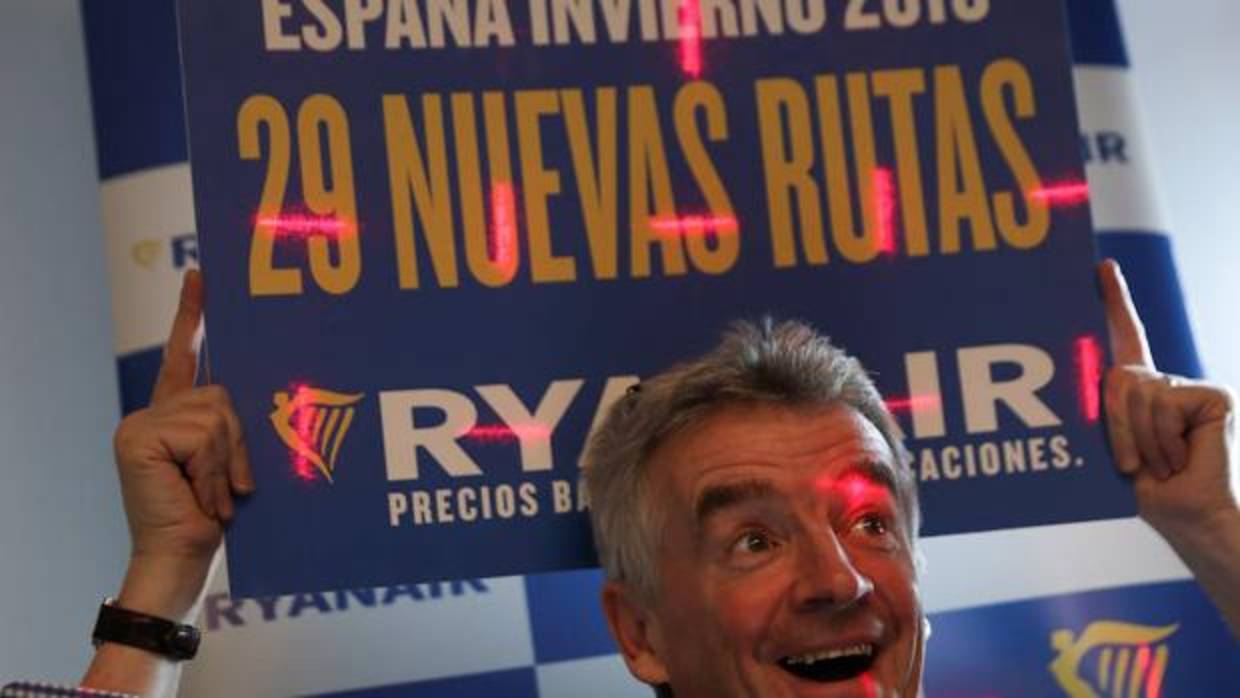 Michael O'Leary, CEO de Ryanair, presentando las nuevas rutas de la compañía