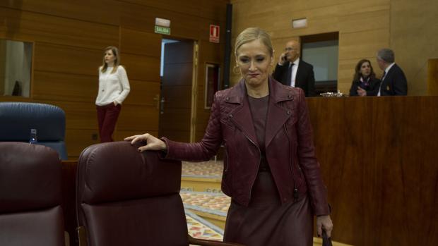 El Gobierno de Rajoy lleva a los tribunales la subida salarial en Justicia que aprobó Cifuentes