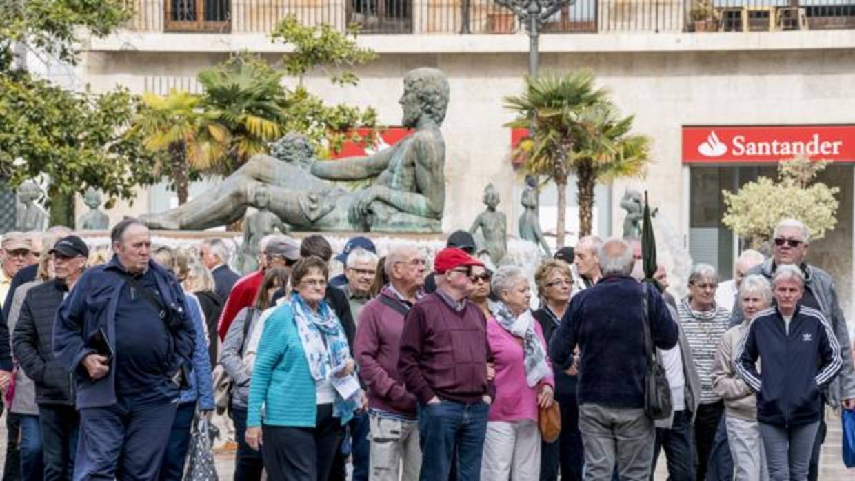 Imagen de un grupo de turistas tomada en el centro de Valencia