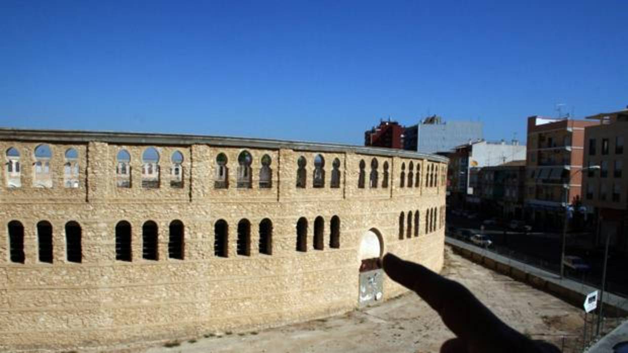 Imagen de archivo del exterior de la plaza de toros de Villena