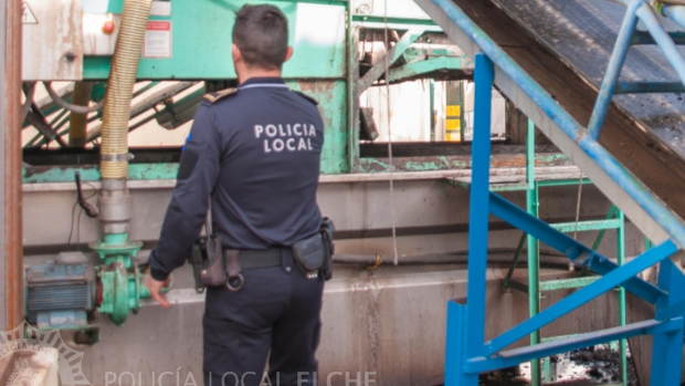 Detenido por vejaciones un hombre que escondía la comida «buena» a su mujer y sus hijas