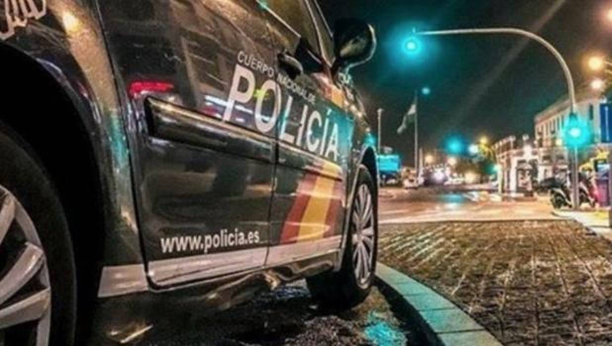 Coche patrulla de la Policía Nacional durante una intervención