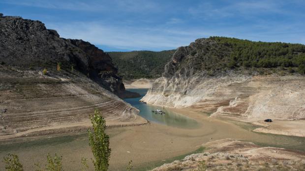 La CHT dice que el Tajo almacena «notablemente» menos agua que hace diez años