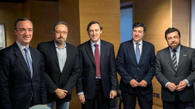 El PP propone a Cs un sistema para garantizar que la fuerza más votada ocupe la alcaldía