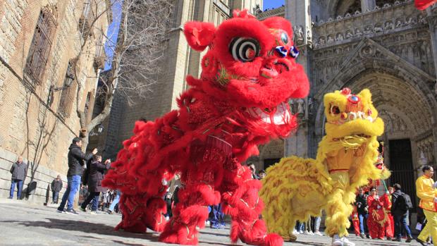 Danzas y pasacalles para celebrar el Año Nuevo Chino